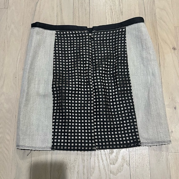 TRACY REESE**Beige Skirt w/ Leather - Picture 2 of 5